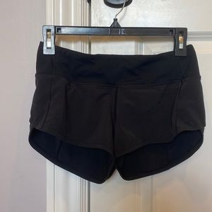 Size 2 black lululemon speed up shorts -2.5” inseam